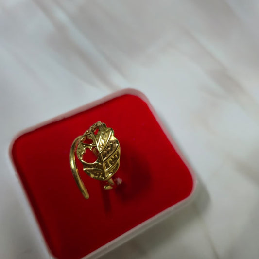 Anti Tarnishing Gold ring with leaf design