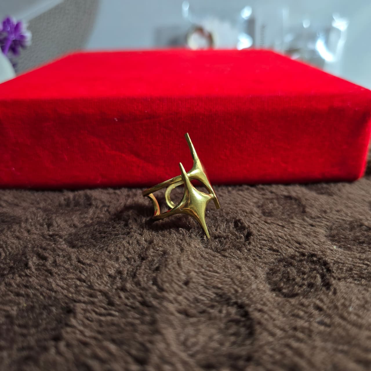 Gold ring with unique design