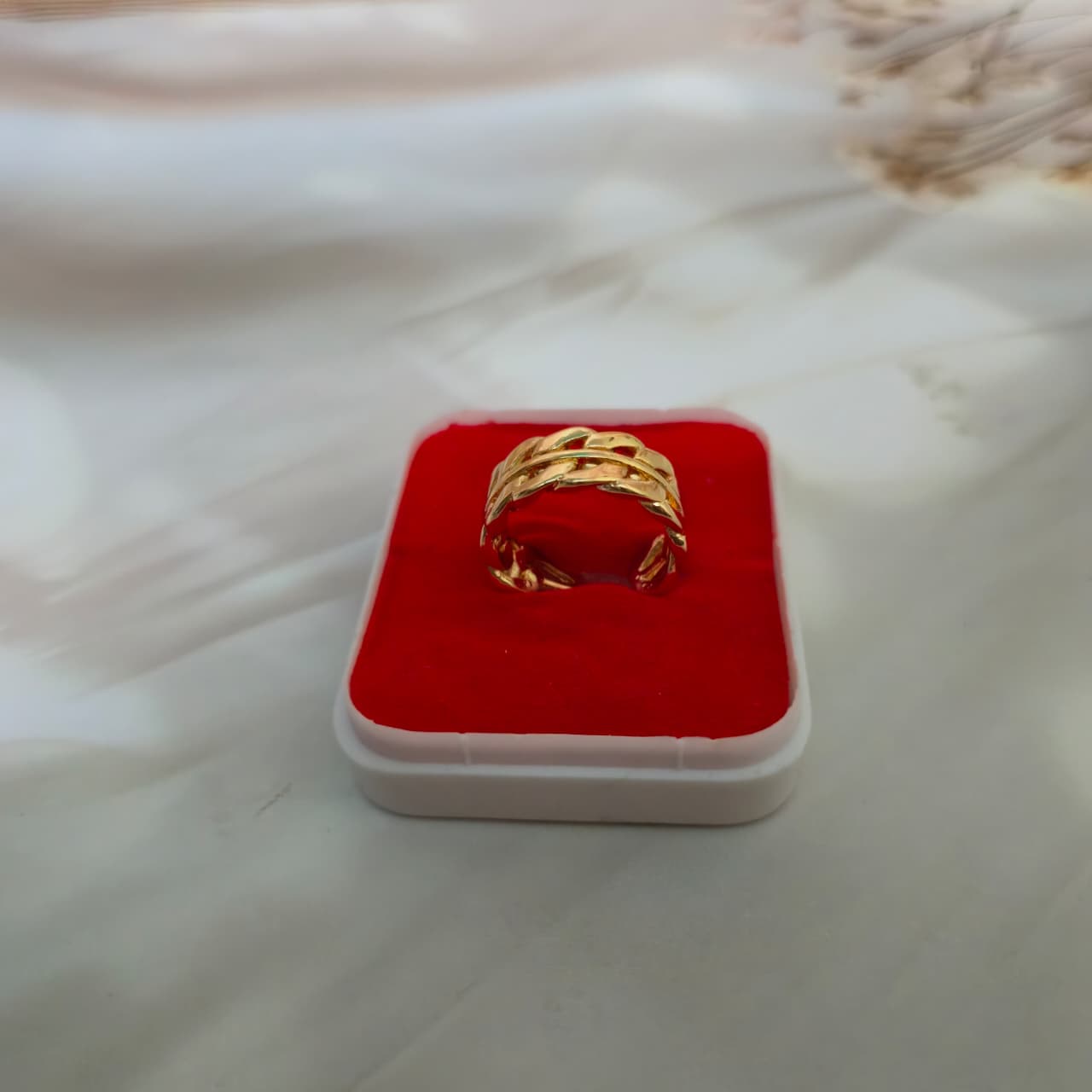 Anti-tarnish gold adjustable ring with woven pattern