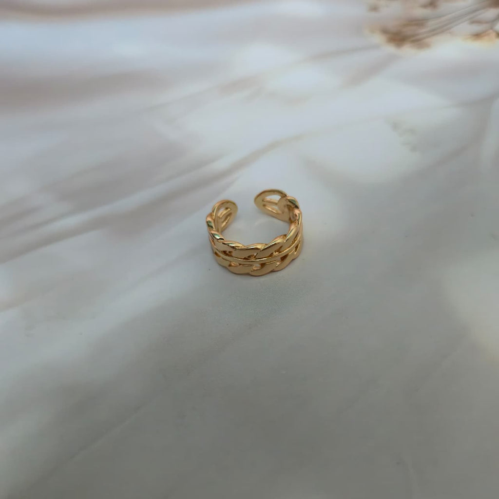 Elegant gold adjustable ring with interlaced design and anti-tarnish coating